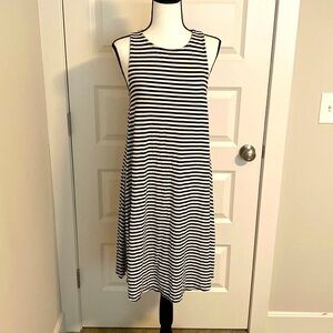 Old Navy| Black/white striped sleeveless A-line shirt dress. Super cute & comfy!